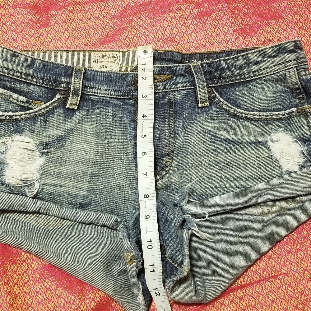 🌻Volcom brand jeans size 27